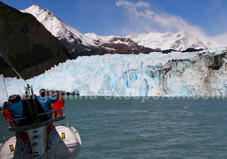 Glacier Spegazzini, Lago Argentino Glacier Spegazzini, Lago Argentino