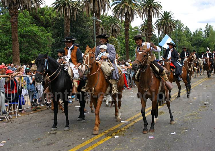 Défilé des gauchos, fête de Mendoza Défilé des gauchos, fête de Mendoza