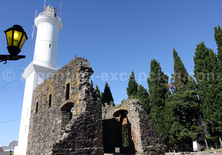 Phare San Fernando, Colonia, Uruguay Phare San Fernando, Colonia, Uruguay