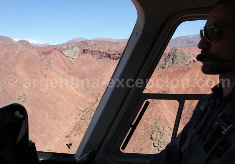 Survol de la quebrada de las Conchas en hélicoptère Survol de la quebrada de las Conchas en hélicoptère