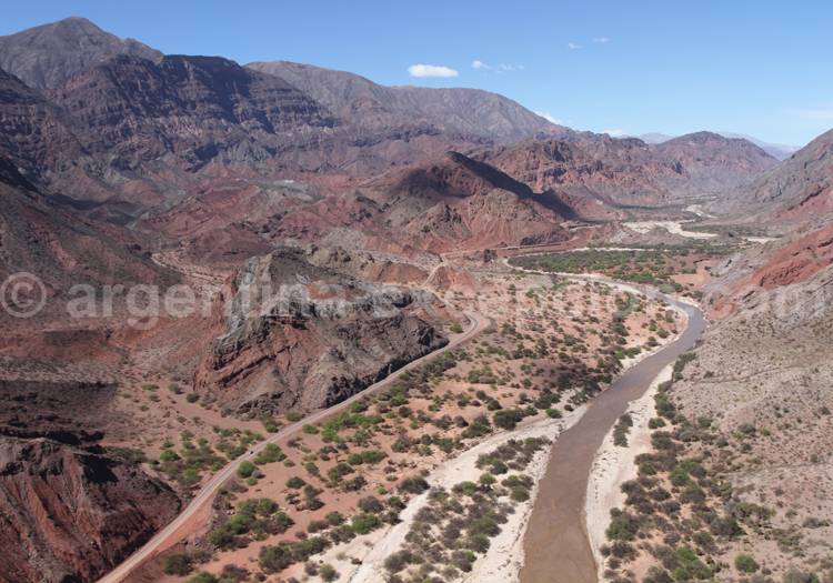Pénétration de la quebrada de las Conchas en helicoptère Pénétration de la quebrada de las Conchas en helicoptère