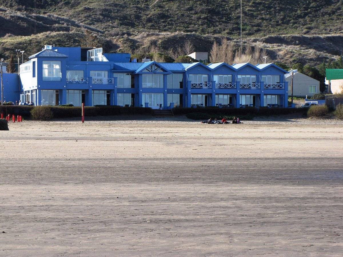 Vue extérieure hôtel las-restingas Punta Pirámides