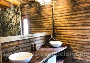 Salle de bain Hotel Finca la Fé dans la forêt des Yungas au noreste Salle de bain Hotel Finca la Fé dans la forêt des Yungas au noreste