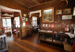 28-3 Photos des pavillons à la fête du Migrant, Obera