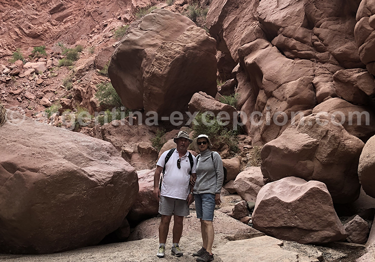 Route qui mène à Cafayate, Argentine avec l