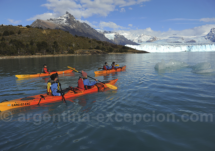 Kayak aux pieds du glacier Perito Moreno Kayak aux pieds du glacier Perito Moreno
