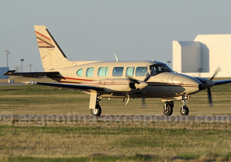 Piper Chieftain. Piper Chieftain.