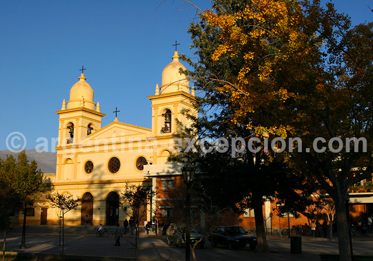 Village de Cafayate, vallées Calchaquíes Village de Cafayate, vallées Calchaquíes